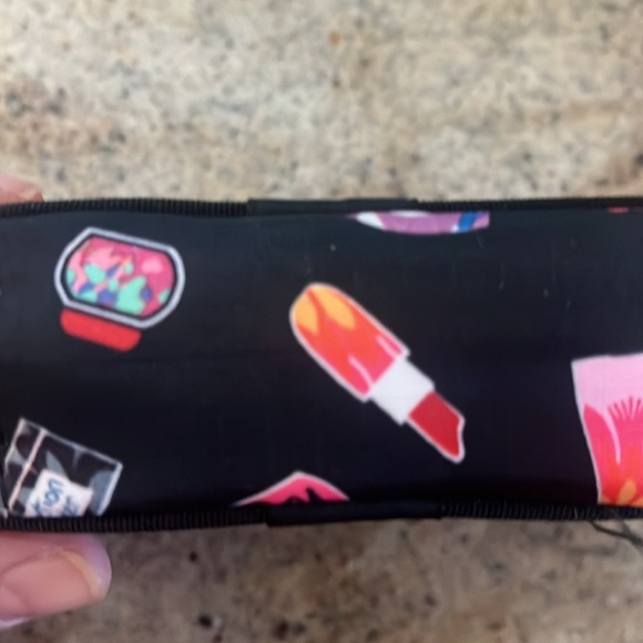 LeSportsac Cosmetic Pouch w/ Large Mirror 💋 - Picture 7 of 7